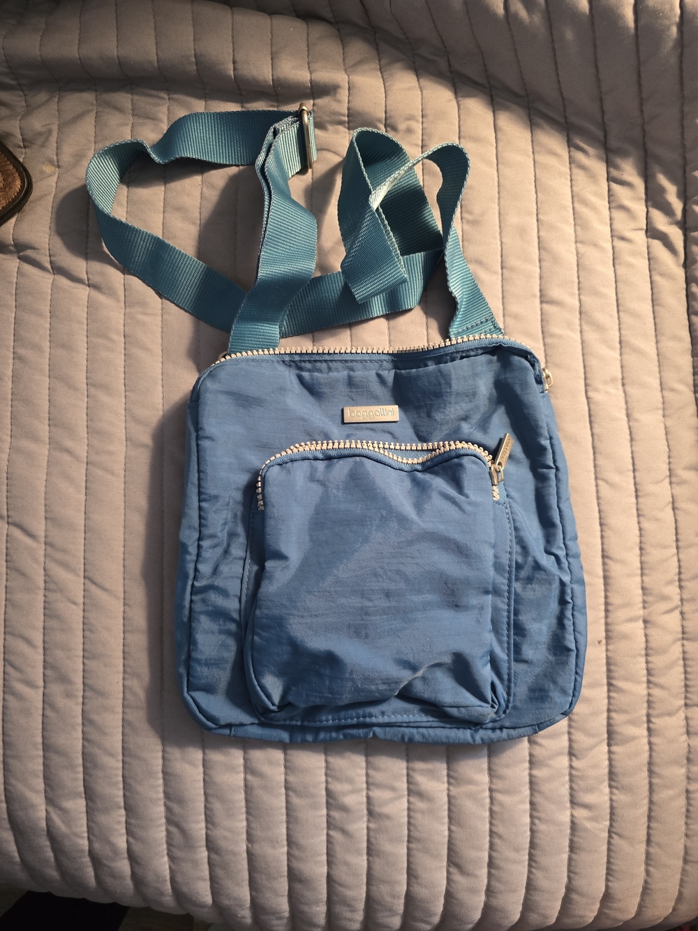 Baggallini Sky Blue Compact Crossbody with Teal Strap